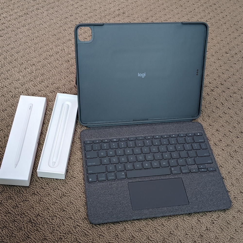 Bundle: Logitech Touch Keyboard Case with Trackpad for iPad Pro + Apple Pencil